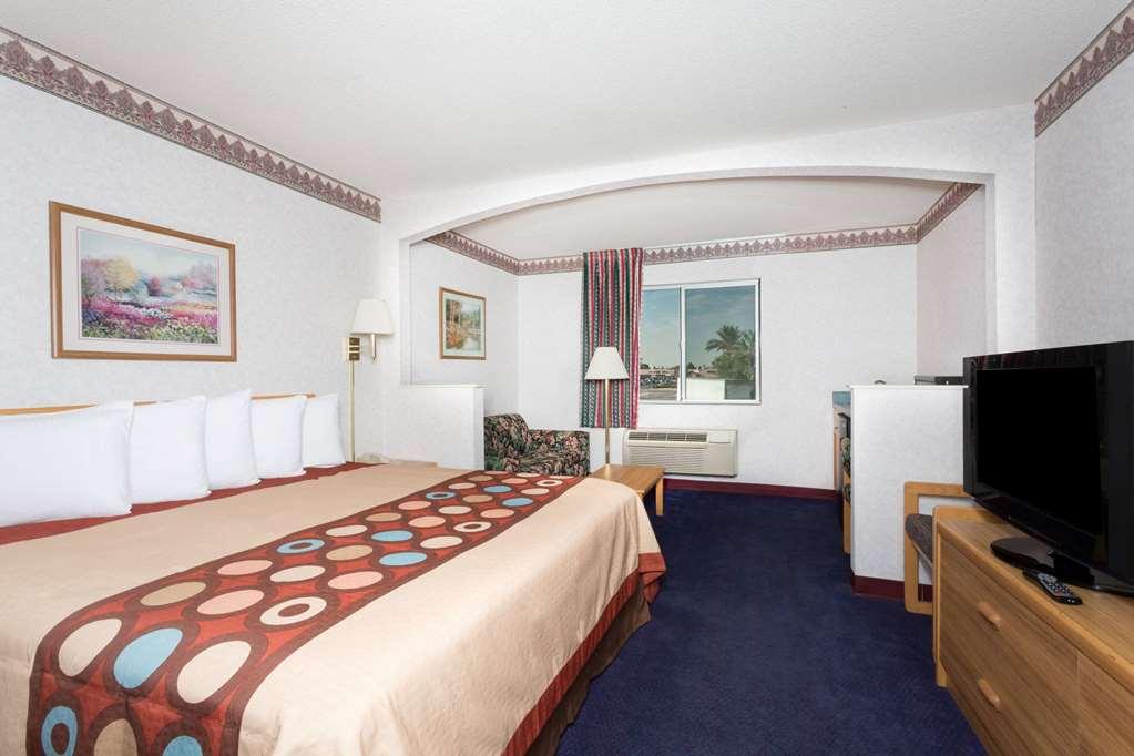 Days Inn By Wyndham Phoenix West Zimmer foto